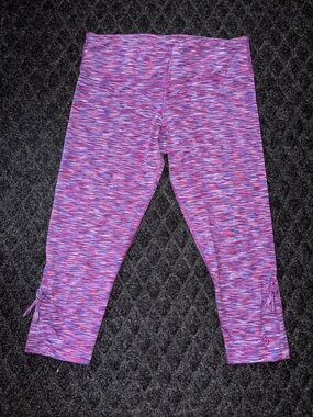 Moving Comfort Purple Space-Dye Capri Leggings with Side Ties Size Medium